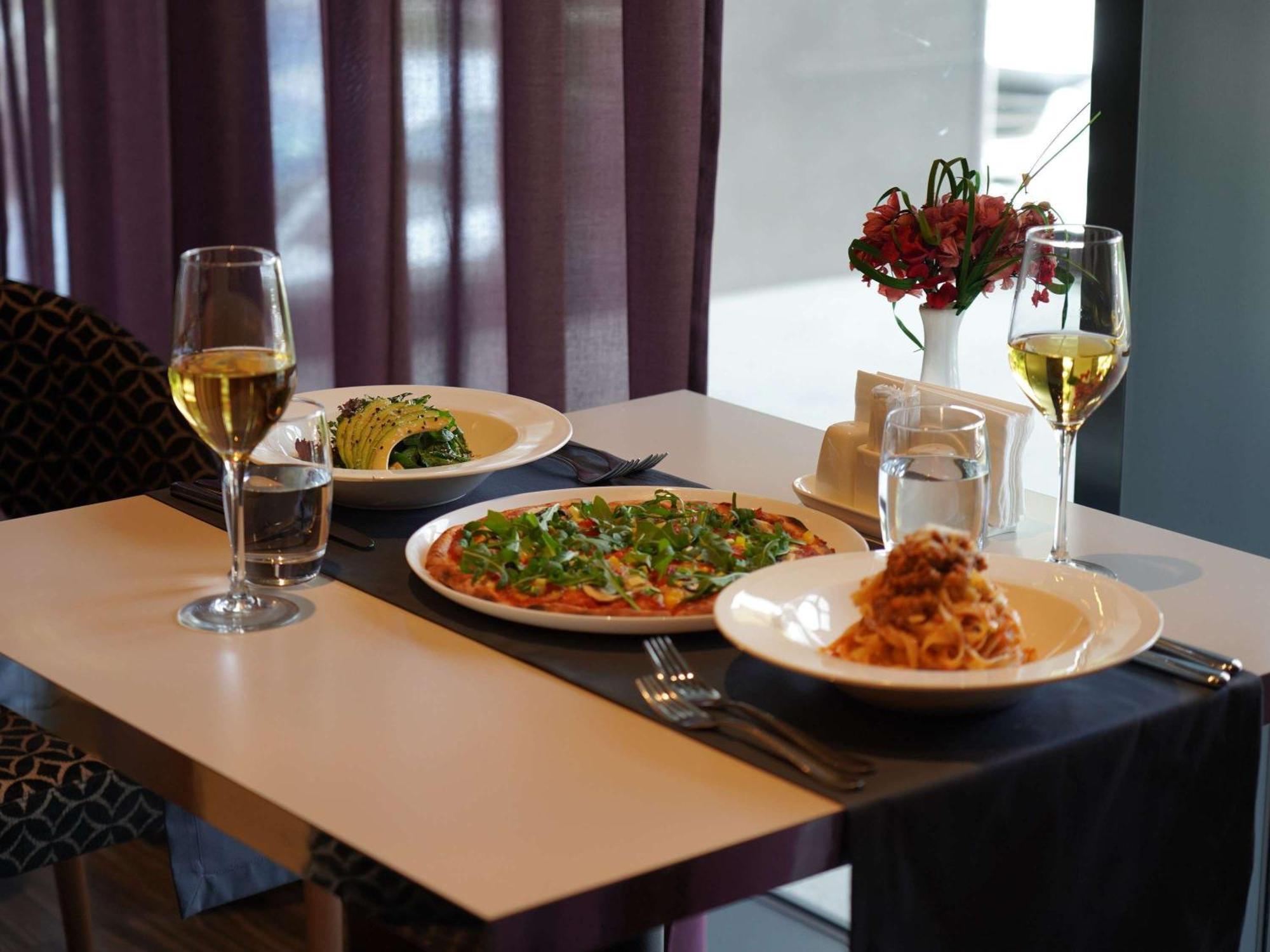 Mercure Almaty City Center Kültér fotó